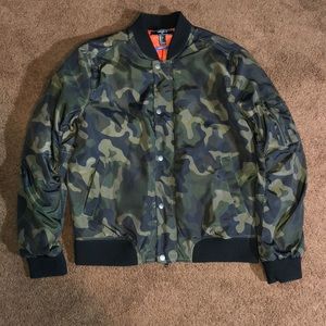 MENS FOREVER 21 CAMOUFLAGE PUFFER JACKET